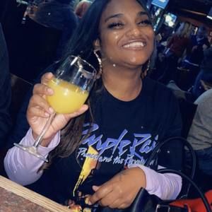 Meet your Posher, Roshay